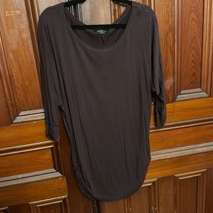 Brown rouched 3/4 sleeve top